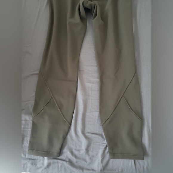 Lululemon Size 10 In Movement Everlux Dark Olive 25" NWT - Picture 16 of 16